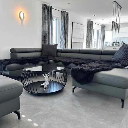 Ferienwohnung Black White Raubling Ngoại thất bức ảnh