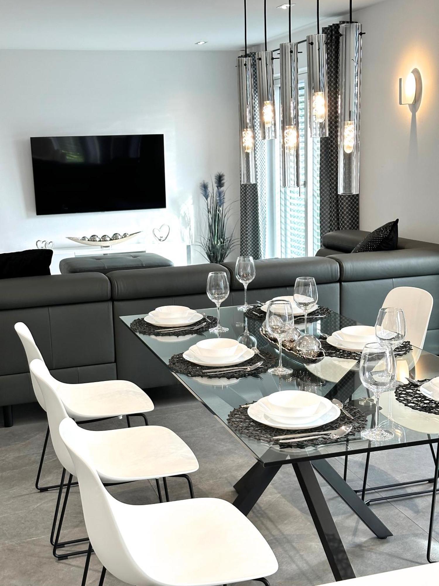 Ferienwohnung Black White Raubling Ngoại thất bức ảnh