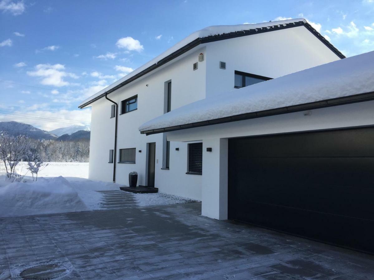 Ferienwohnung Black White Raubling Ngoại thất bức ảnh