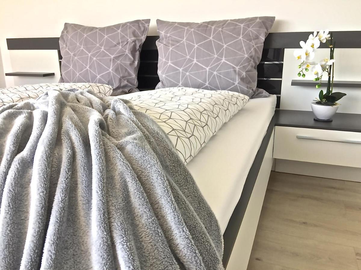 Ferienwohnung Black White Raubling Ngoại thất bức ảnh